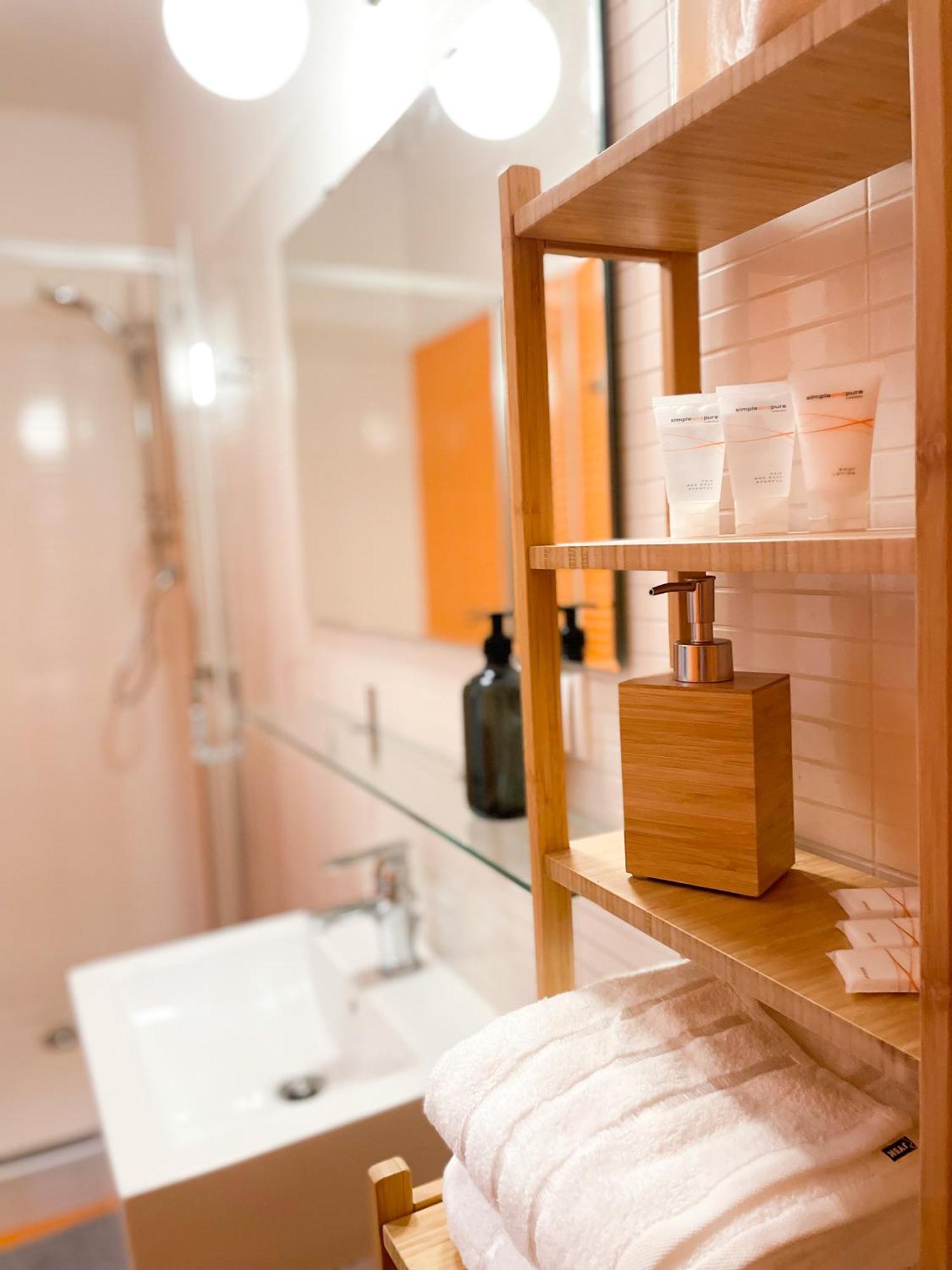 Loft Maniny By Urban Apartments Praha Bagian luar foto