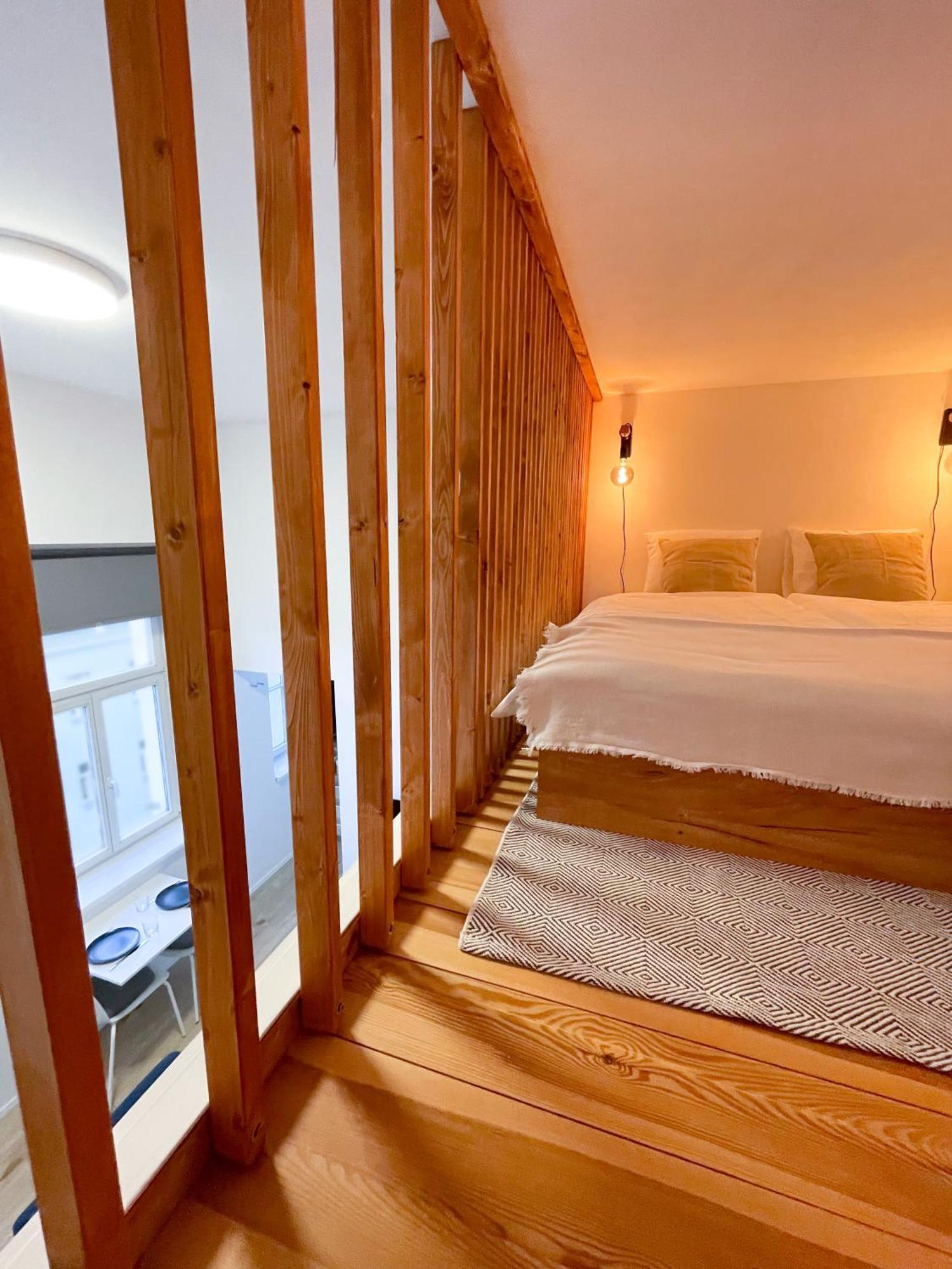 Loft Maniny By Urban Apartments Praha Bagian luar foto