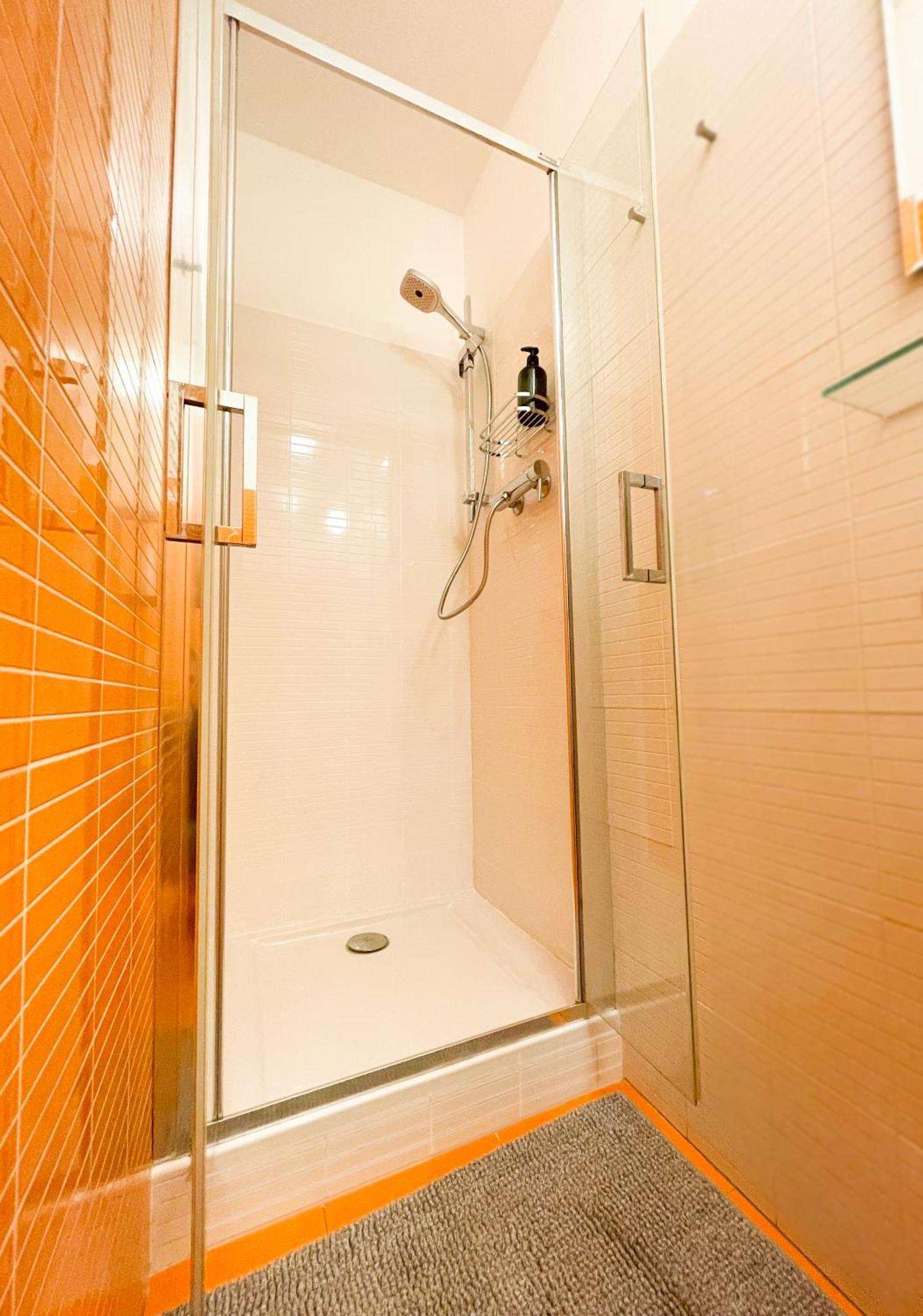 Loft Maniny By Urban Apartments Praha Bagian luar foto