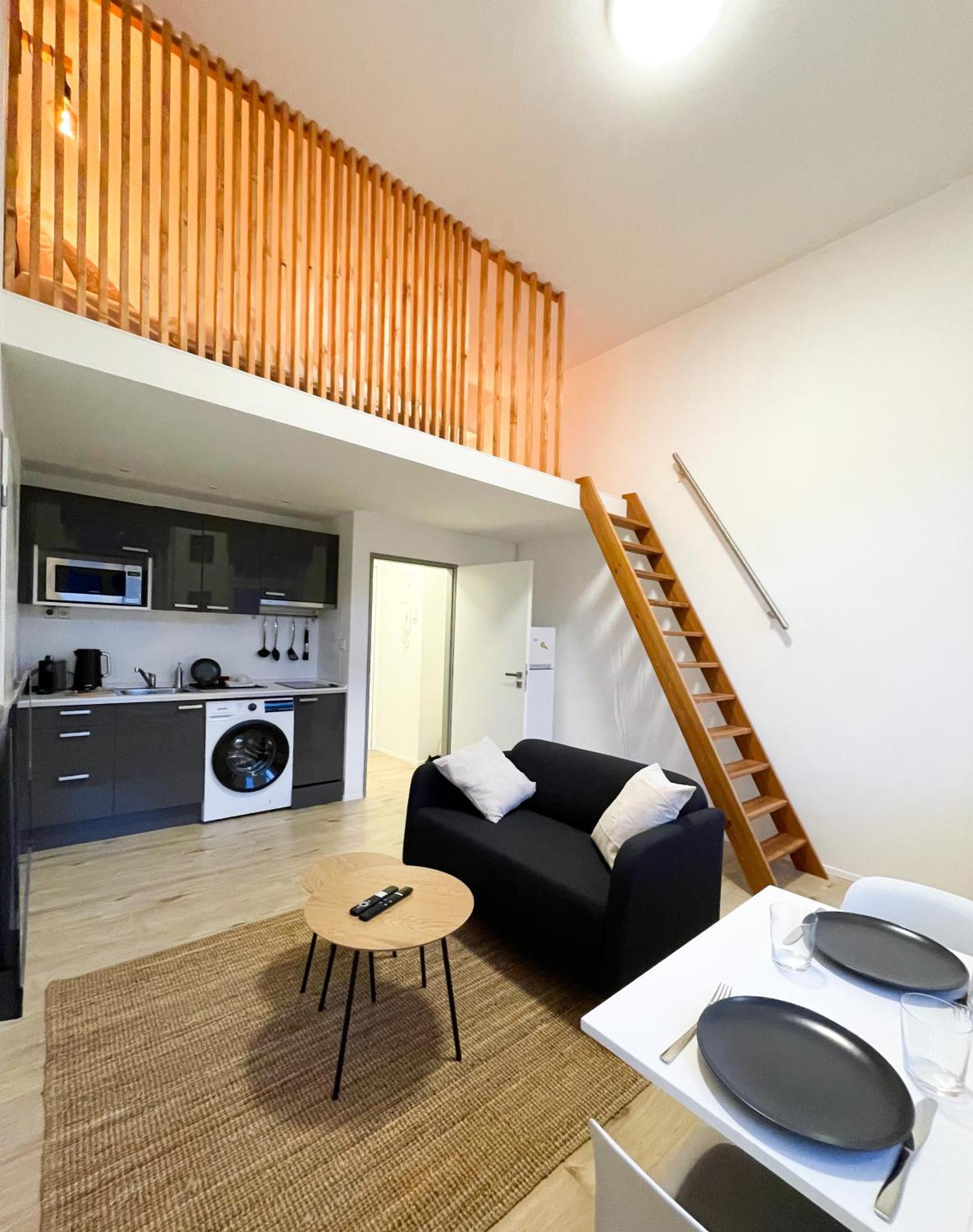 Loft Maniny By Urban Apartments Praha Bagian luar foto