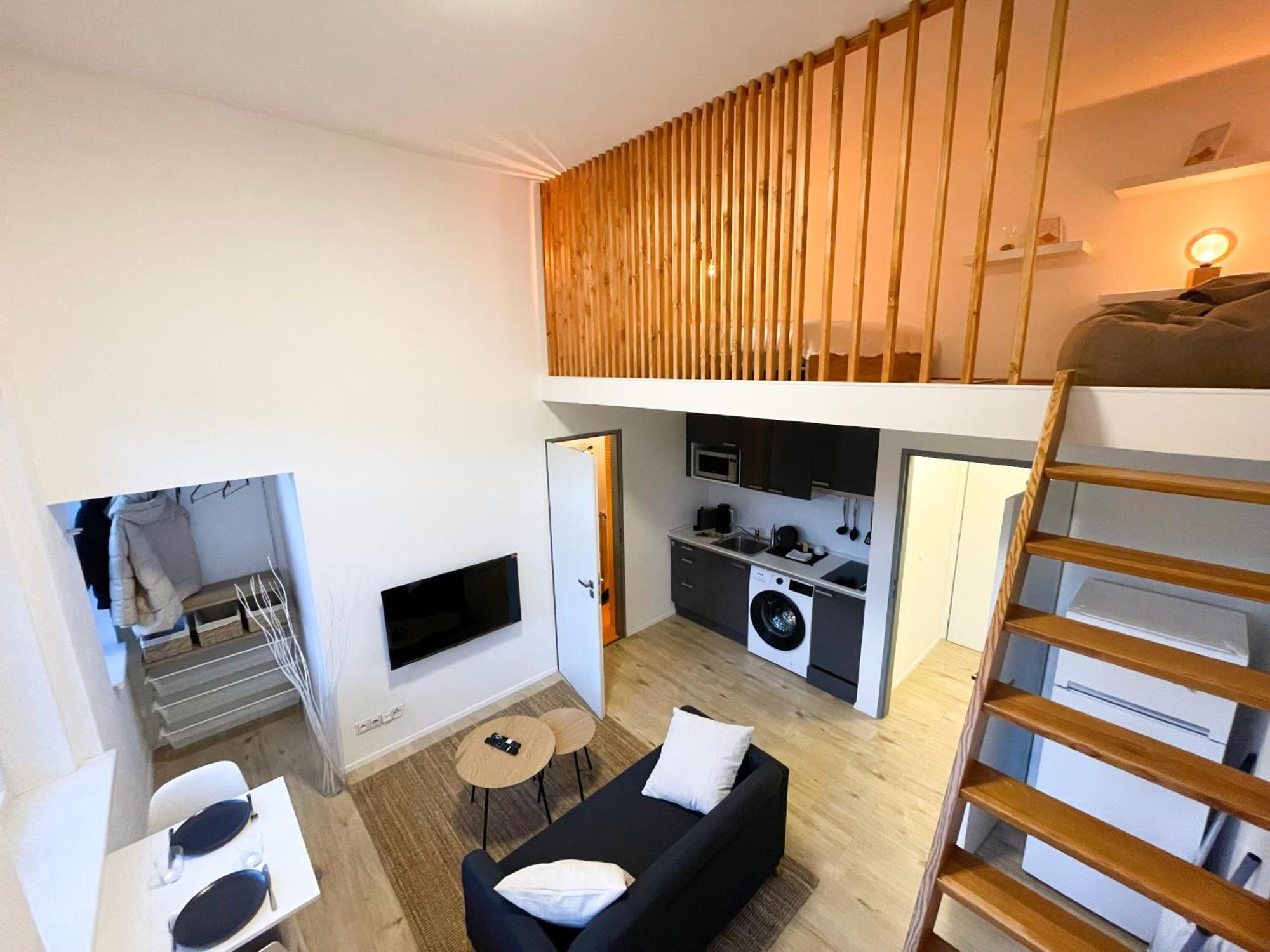 Loft Maniny By Urban Apartments Praha Bagian luar foto